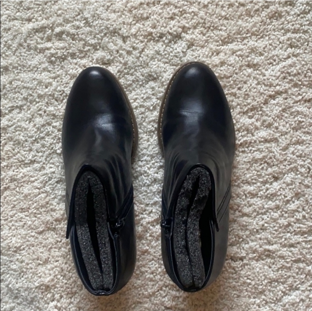 Guess ankle boots
